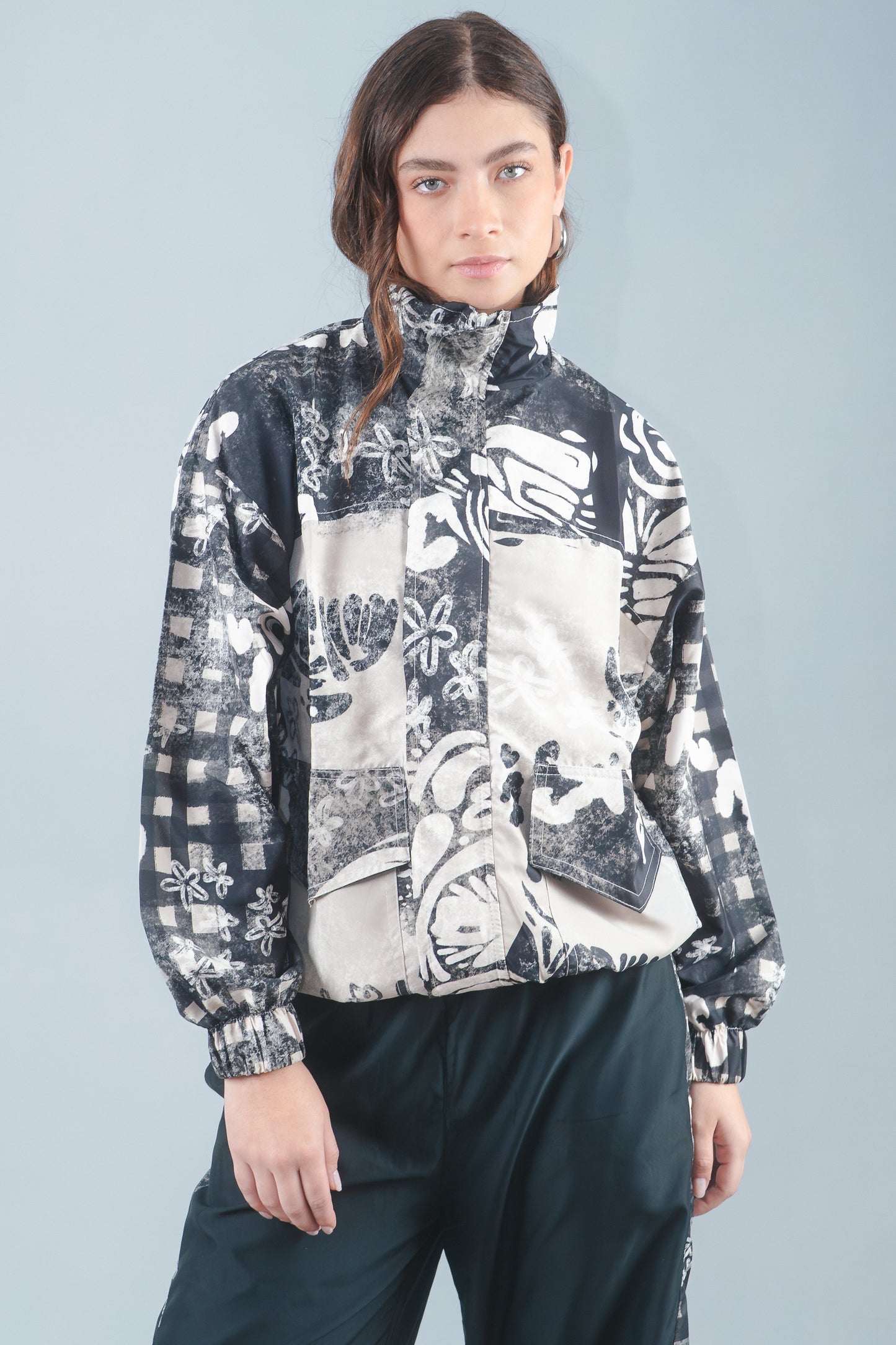 CHAQUETA WONDER LINES NEGRA